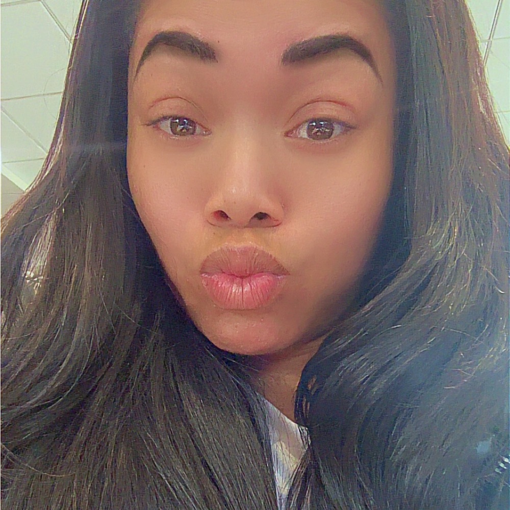 Meet your Posher, Markia